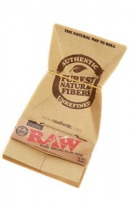 Папір для самокруток RAW with Filter Tips, 1 1/4 Папір для самокруток RAW with Filter Tips, 1 1/4