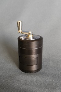 Гриндер со складной рукояткой 4-part 50mm Гриндер со складной рукояткой 4-part 50mm