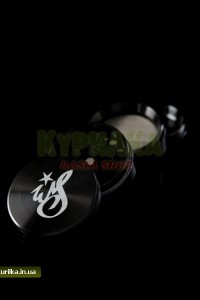 Medi-Crusher Grinder with WS-Logo (Black) Medi-Crusher Grinder with WS-Logo (Black)